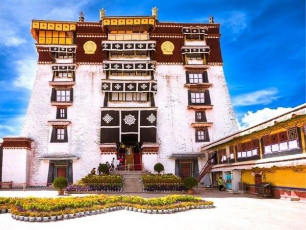 Cung điện Potala: lịch sử, kiến trúc và kinh nghiệm tham quan biểu tượng Tây Tạng